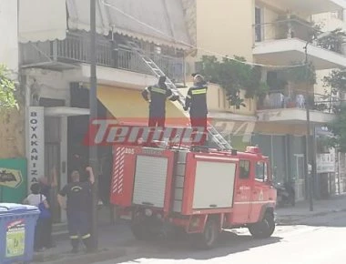 Ηλικιωμένη έπεσε από το μπαλκόνι της στην Πάτρα - Καρέ-καρέ η διάσωσή της από πυροσβέστες (φωτό, βίντεο)